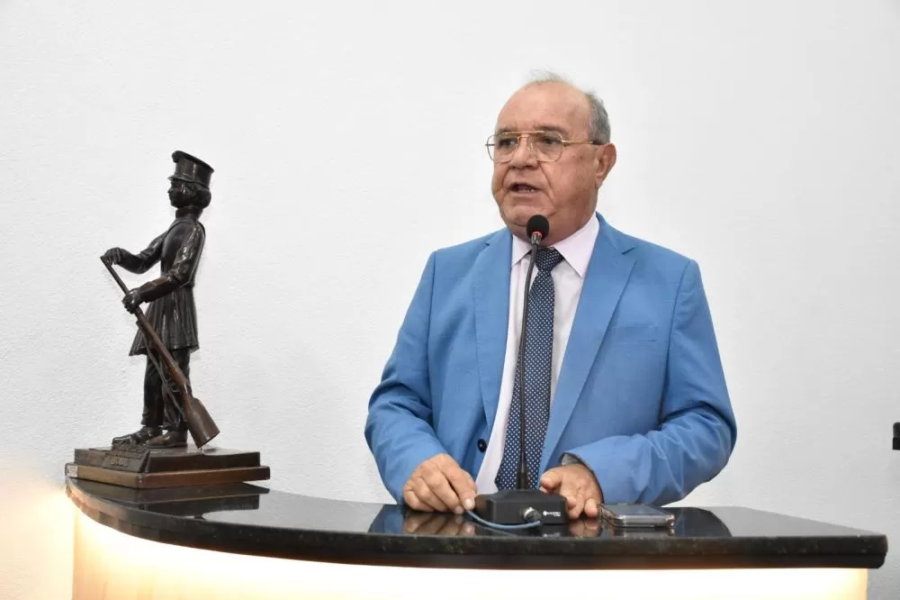 Professores e profissionais da educação devem receber precatórios em breve, informa líder do Governo