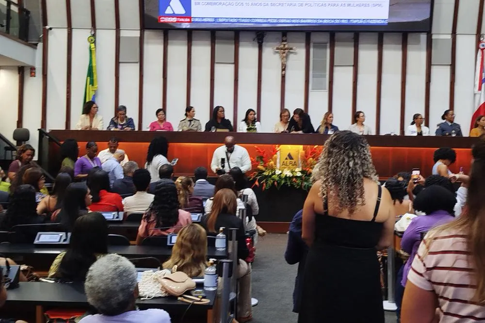 Secretaria da Mulher participa de sessão especial na ALBA que celebra avanços das políticas femininas na Bahia
