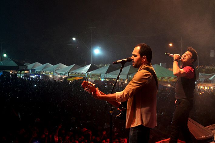  Fotos - Letícia Sampaio