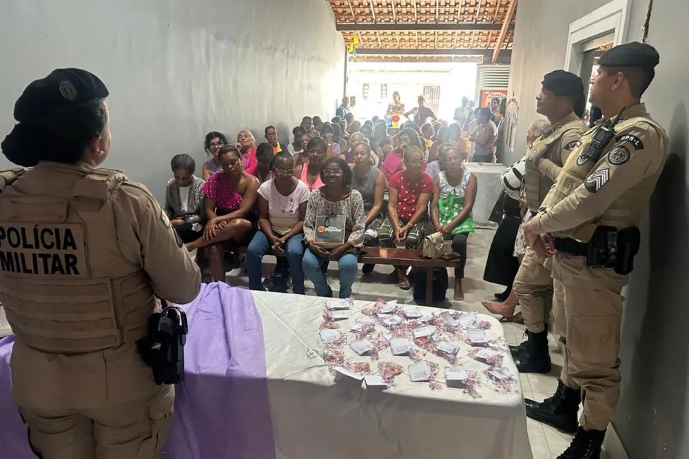 CRAS Mangabeira promove palestra de orientação e sensibilização sobre a violência contra a mulher