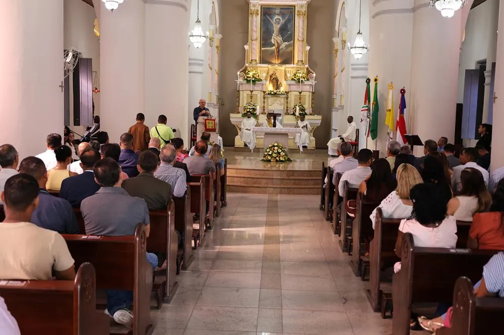 Missa solene reúne autoridades em homenagem aos 193 anos de Feira de Santana