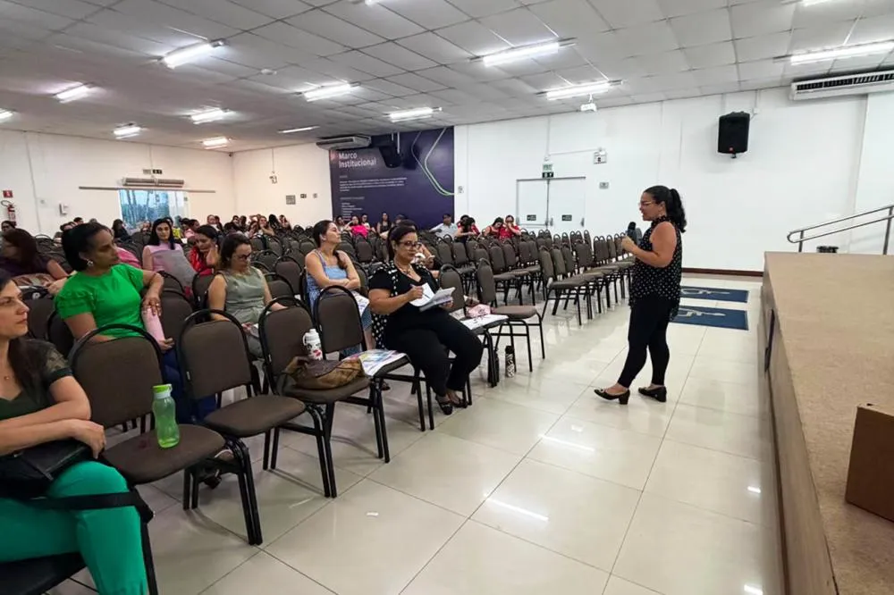 Saúde capacita profissionais para fortalecer diagnóstico e notificação de chikungunya em Feira de Santana