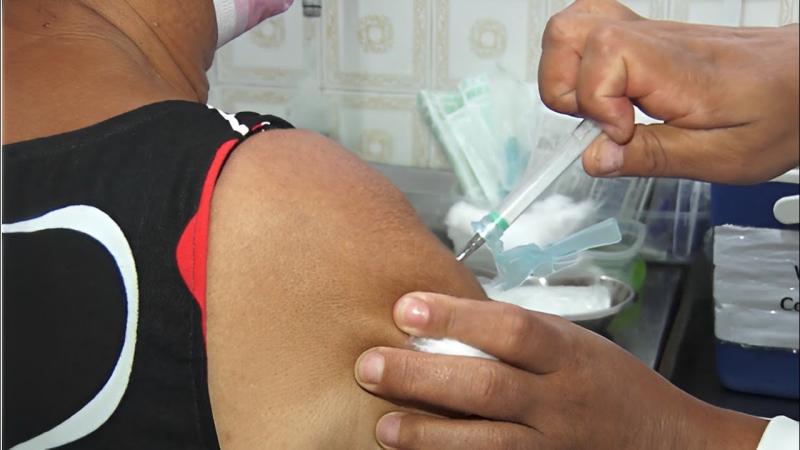 Feira de Santana inicia aplicação da vacina contra a gripe em grupos prioritários