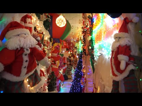 Casa surpreende por causa da decoração natalina e atrai até visitantes