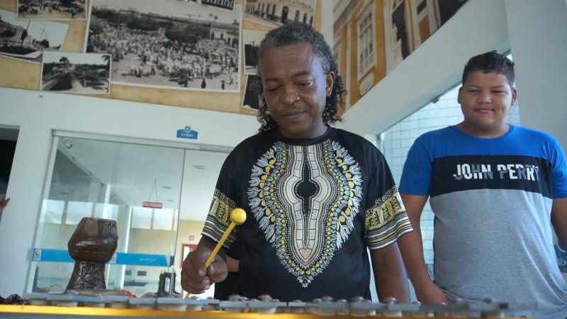 Exposição destaca o trabalho do multinstrumentista Zé das Congas