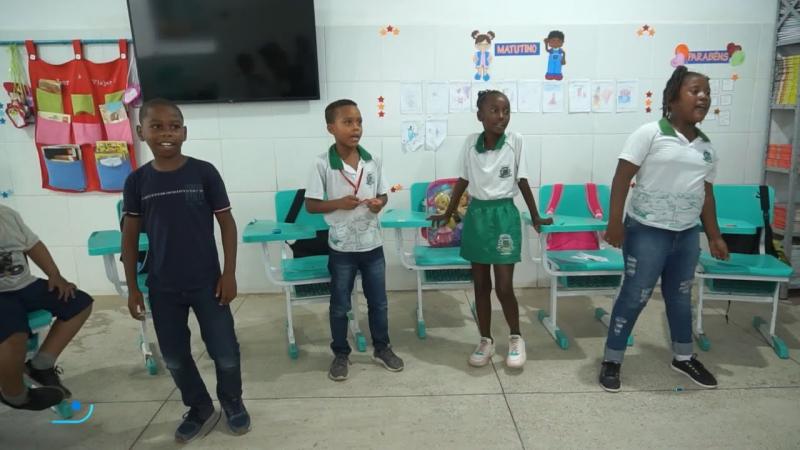 Professor e alunos usam a criatividade para alertar a população sobre a dengue