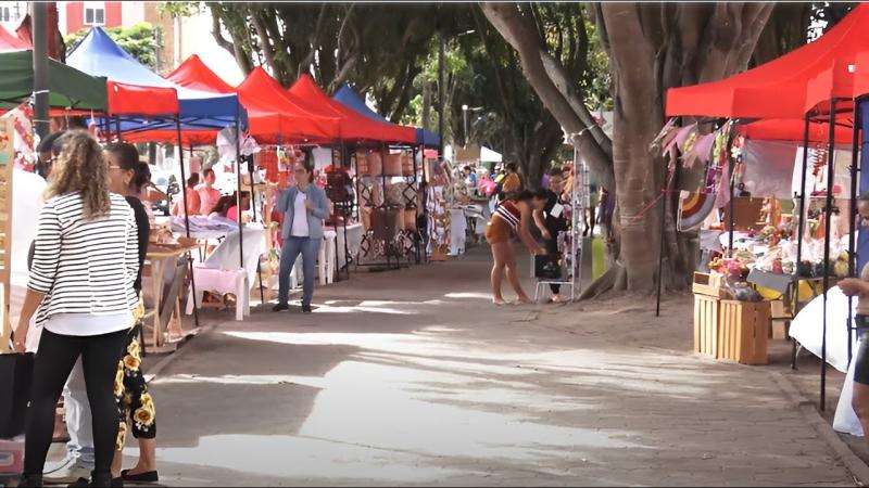 Três feiras de artesanato são reunidas num só feirão na avenida