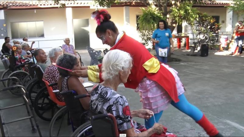 Teatro social anima o Lar do Irmão Velho